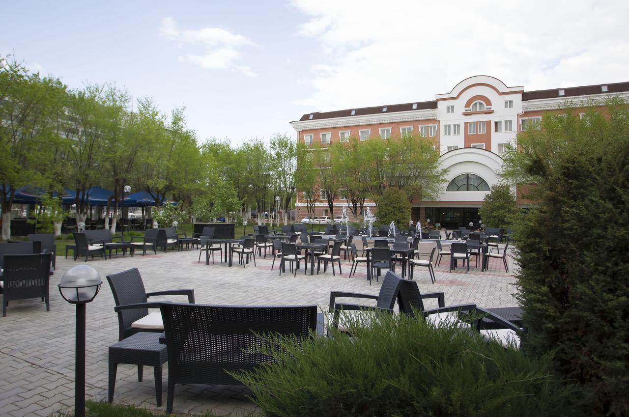 Atyrau Dastan Hotel Exteriér fotografie