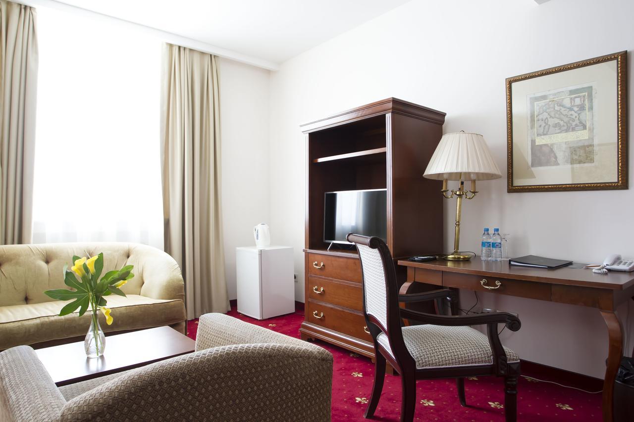 Atyrau Dastan Hotel Exteriér fotografie